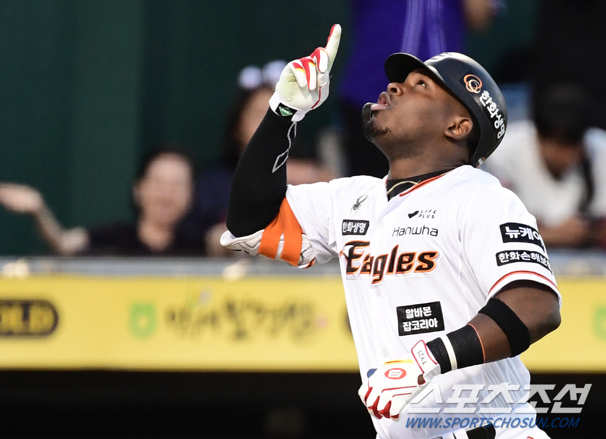 홈런 1위, 올스타전 투표도 1위…한화 '복덩이'가 사이클링 히트를 포기…