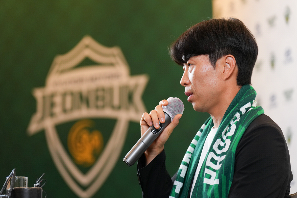 '준비된 초보사령탑' 김두현 전북 감독 "팬들이 납득할 즐거운 축구 펼치…