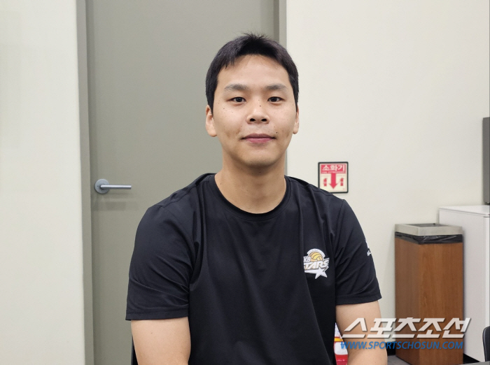 "작년엔 한계를 느꼈다. 올해는 기대를 많이 높이셔도 된다." 주장의 당찬 각오. 새 감독+나경복 황택의 NEW KB손해보험[수원 인터뷰]
