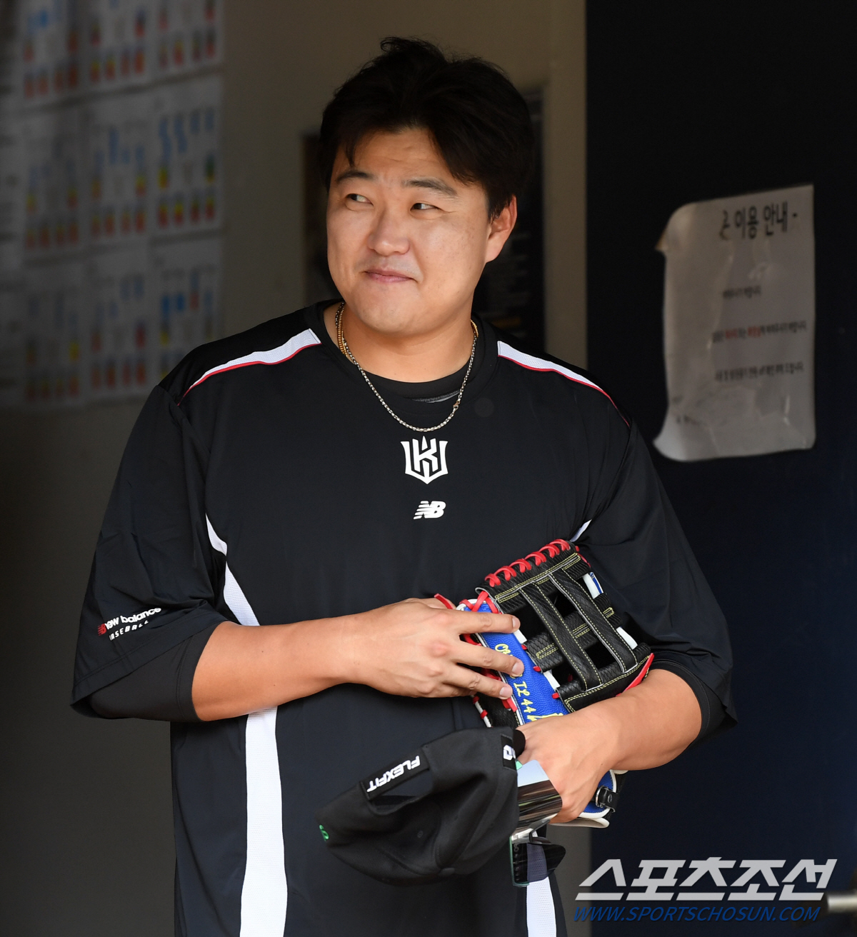 '재일이 형 카메라 좀 봐요' 이적생 오재일 놀린 황재균...어서와 KT…