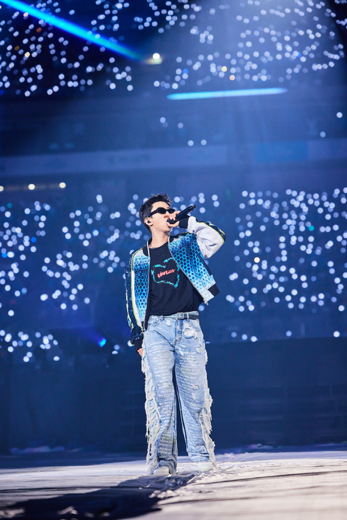 [SC이슈] 상암벌 달군 임영웅, 주제 파악한 줄 알았더니…"티켓 남아돌…