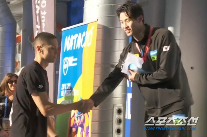 "아깝다!" 황선우,자유형200m '라이벌'포포비치에 0.94초차 2위[…