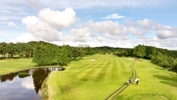 [골프소식]고정관념 깬 10년의 노력...XGOLF, 올해도 '반바지 캠…