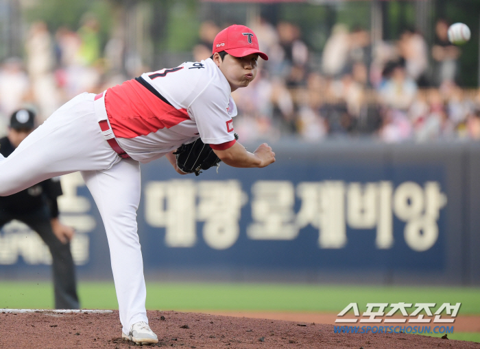 이러니 못 빼지...'대체' 꼬리표가 무색하다, 이젠 QS까지! 꽃감독 …