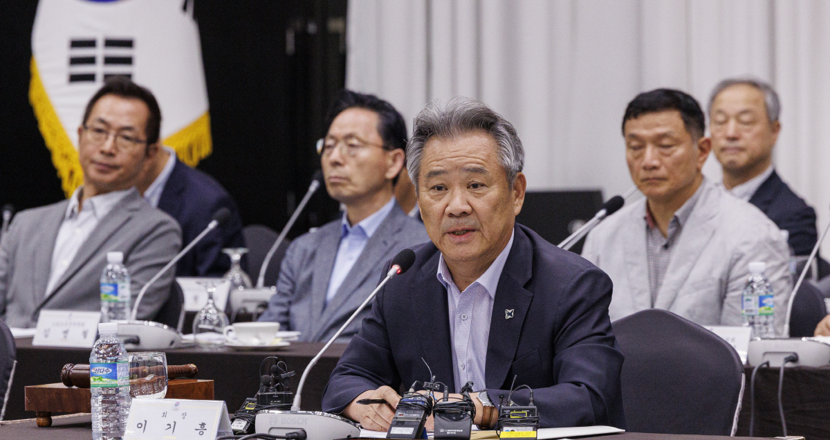 이기흥 대한체육회장"지금은 파리올림픽 집중...이슈는 올림픽후 체육인 의…