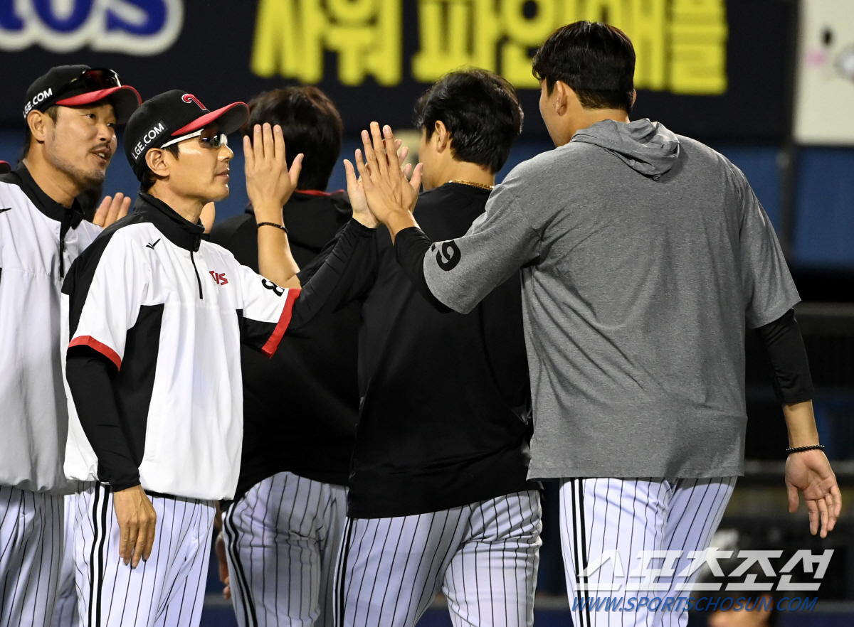 "만원관중 앞 여유가…미래 국가대표도" 매경기 성장 증명한 좌완, 사령탑…