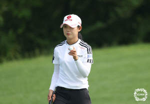 [KLPGA] 황유민, 데뷔 첫 타이틀 방어전서 챔피언조 