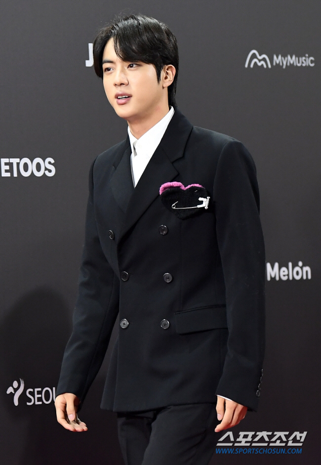 전역 코앞에 둔 BTS 진, 나오자마자 아미 만난다! '2024 FEST…