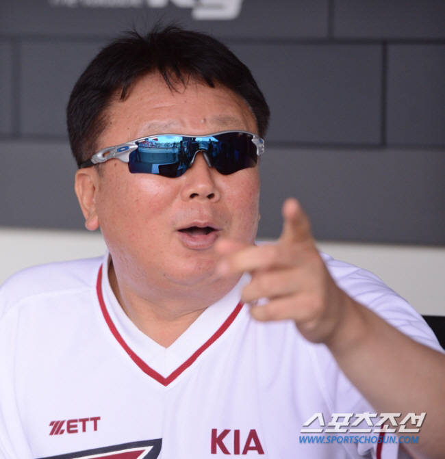 도대체 최유력 후보만 몇 번째...감독 SUN, 언제 다시 떠오를 수 있…