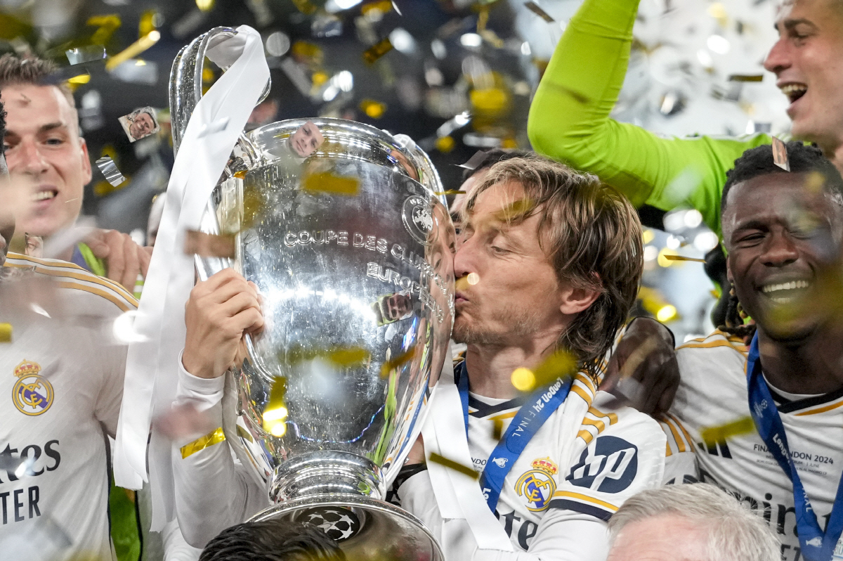 '통산 15번째 UCL 우승' 레알, 아직 한 발 남았다...'2300억…