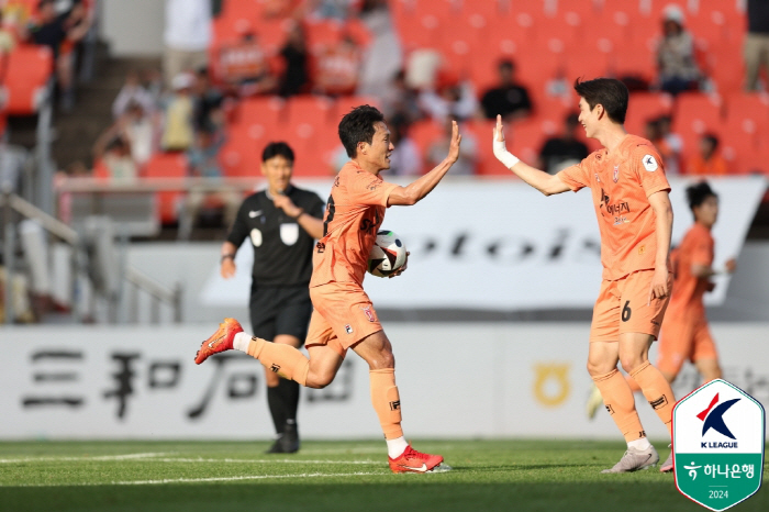 [제주 현장리뷰] '고등윙어' 양민혁 오늘도 공격포인트! 강원 파죽의 4…