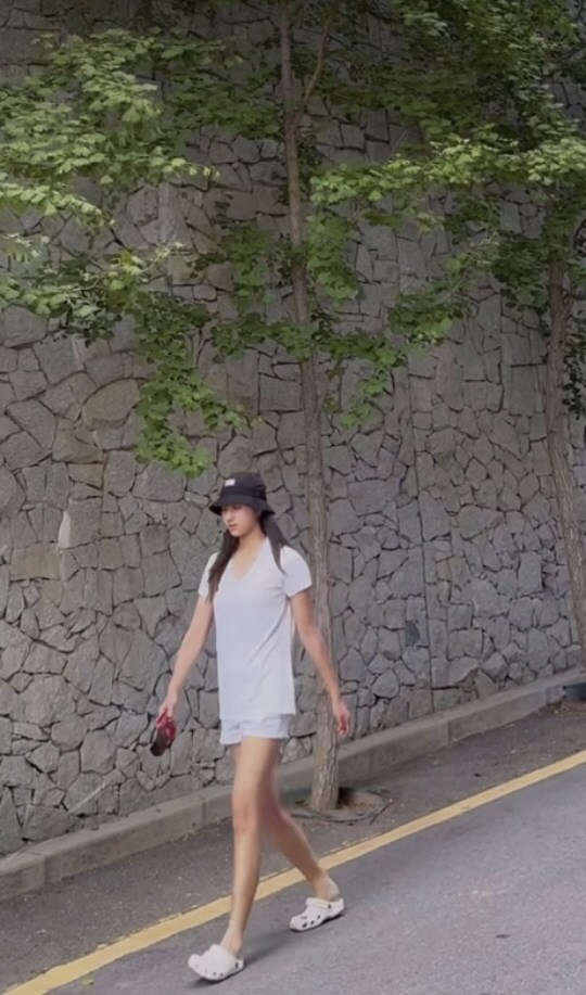 전미라♥윤종신 딸, 15세라고는 믿기 힘든 기럭지 "몸이 점점 운동선수.…