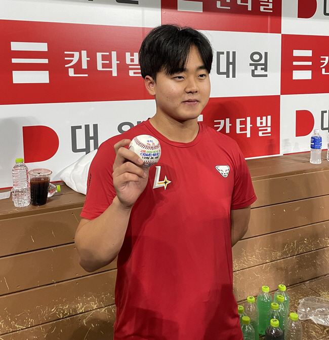 '이게 무슨 얄궂은 운명인가' 입단 3년만에 감격의 첫승→입영 열차 탑승