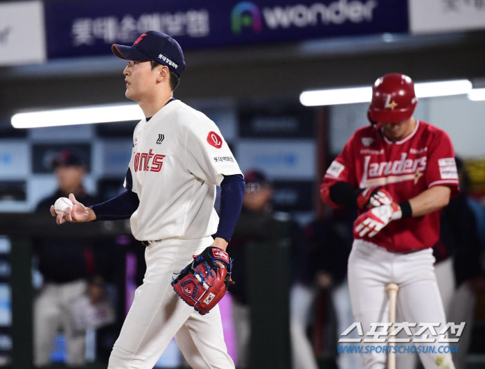 열흘만에 왔는데 9일만에 2군행. ERA 15.43. 10점차도 불안..…
