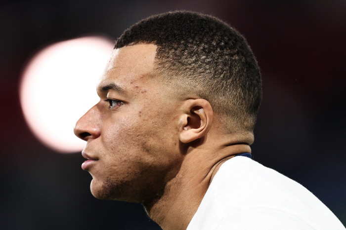 '레알 마드리드행 확정 후 첫 기자회견'나선 음바페의 충격 폭로 "PSG…