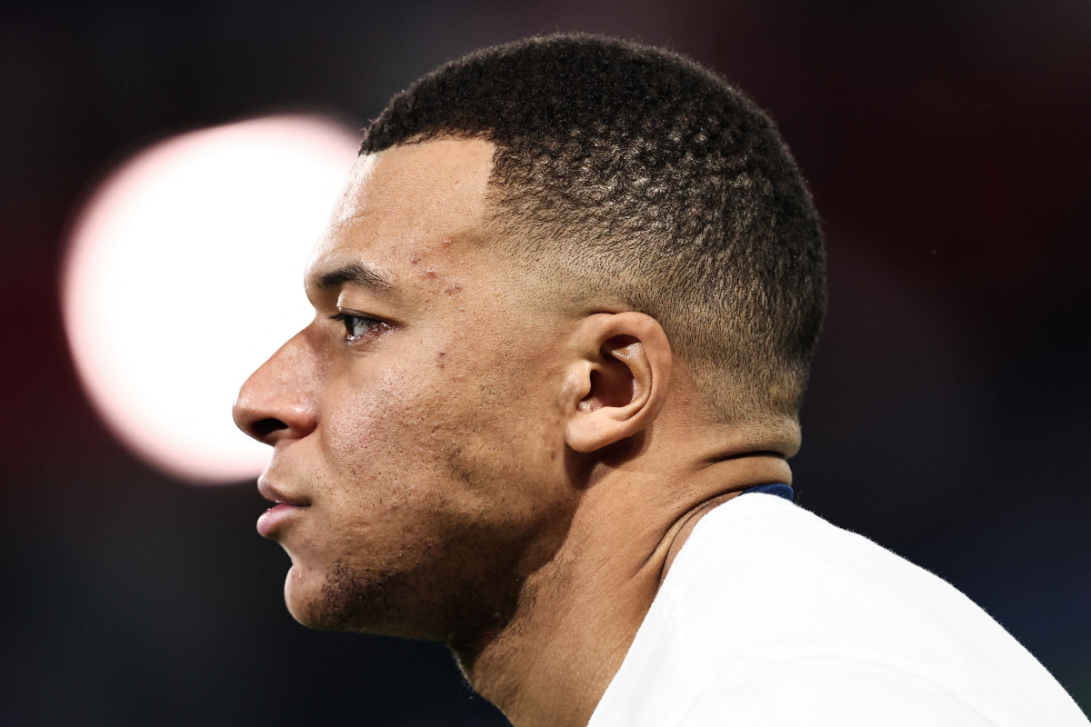 '레알 마드리드행 확정 후 첫 기자회견'나선 음바페의 충격 폭로 "PSG…