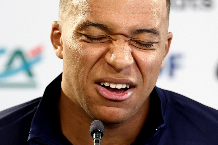"폭력적 발언"vs"품격 없어" 음바페-PSG, 본격 폭로전 제대로 붙었…