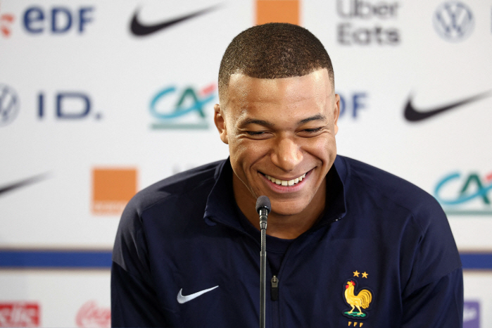 "폭력적 발언"vs"품격 없어" 음바페-PSG, 본격 폭로전 제대로 붙었…
