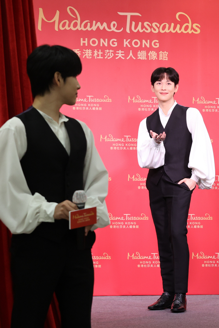 똑같이 생긴 두 명의 임시완..소름끼쳐