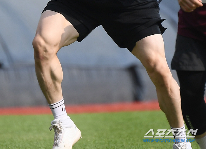 '사람 아님!' 메이저리그 관심 받는 이 선수의 엄청난 말벅지 [잠실 스…