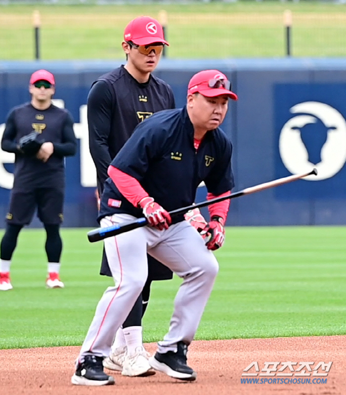 '도영아 집중해!' 말보다는 몸으로, '일타강사' 꽃 감독에 수비 과외 …