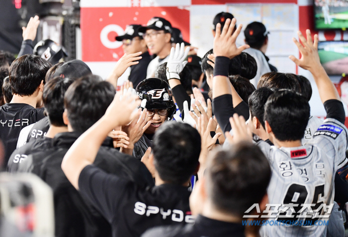 '17안타 12득점' 메가 이글스포 폭발…'김경문호' 한화, KT에 10…