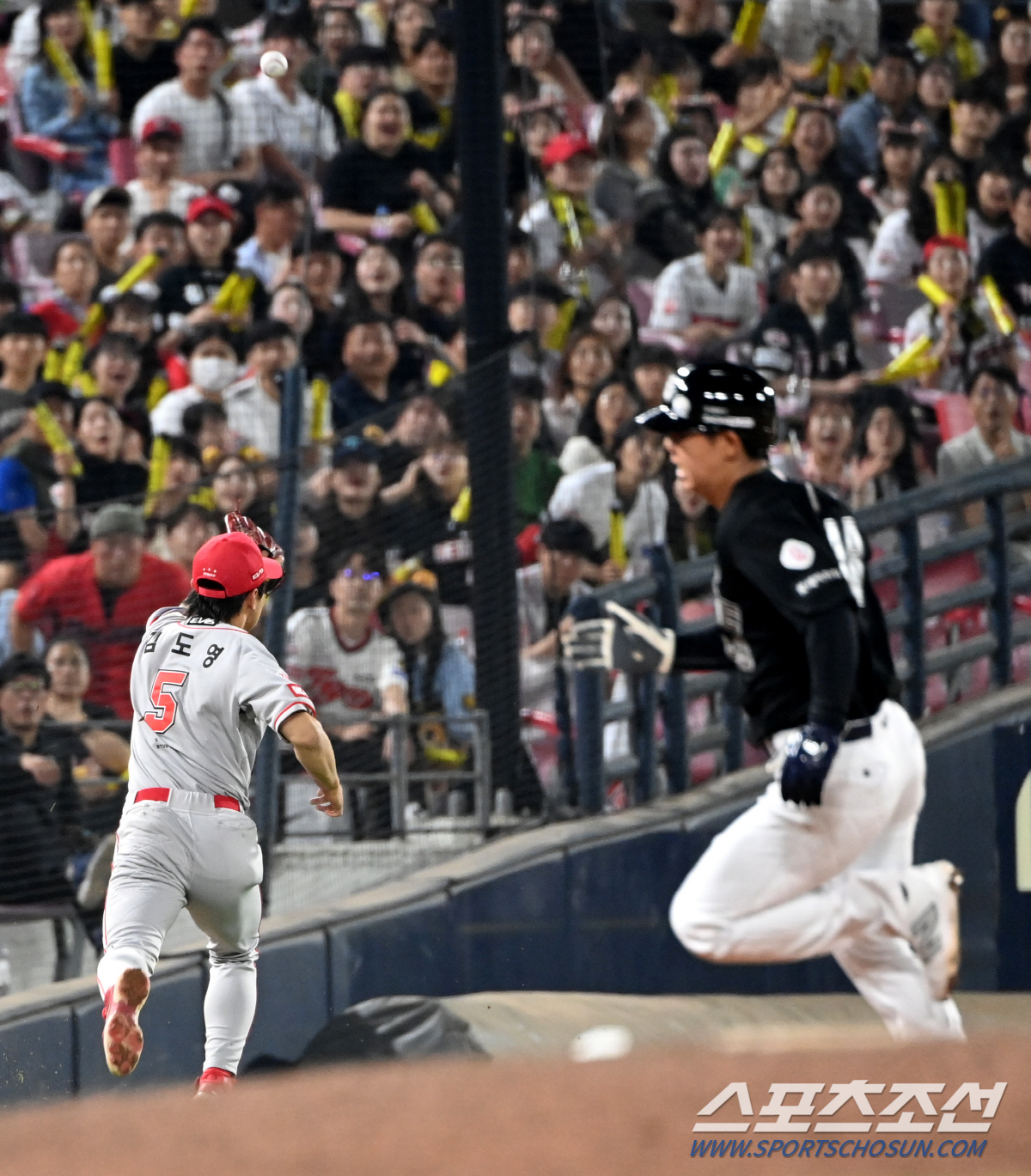 '윤동희 3안타 4타점+한현희 역투' 롯데, KIA 9:3 격파 '위닝 …