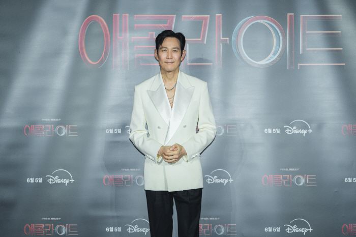 "다른 제다이들과 달라"..이정재가 열고닫는 '애콜라이트'