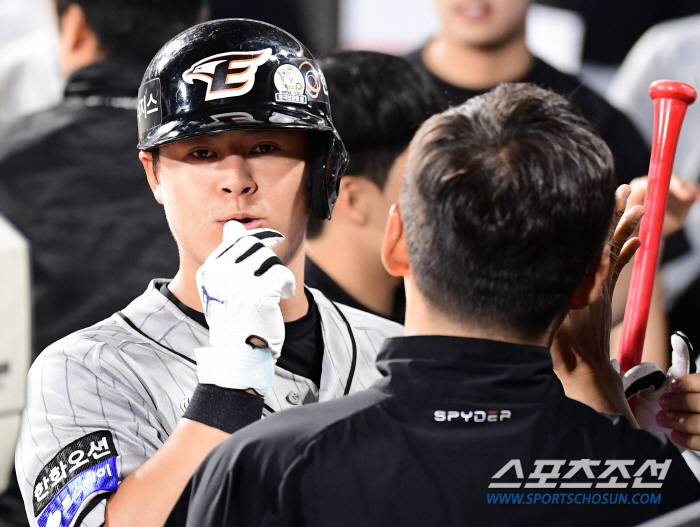 '이것이 김경문 매직인가' 류현진 4승, 노시환 15호포...한화, KT…