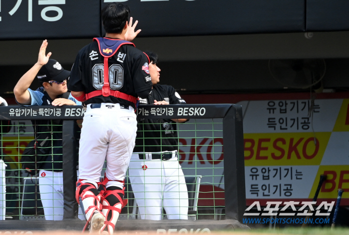 성빈아 수고 많다! 최선 다한 후배에 애정 가득 눈빛, 이렇게 다정해도 …