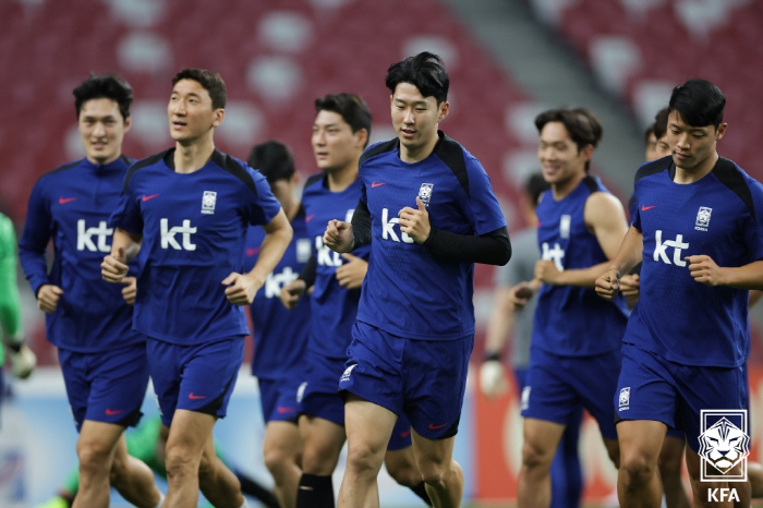 '손흥민-이강인 멀티골+주민규-배준호 데뷔골' 한국, 싱가포르에 7-0 …