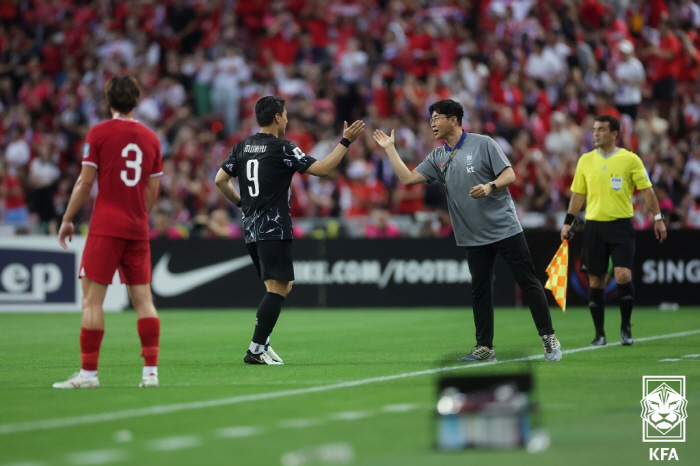 '손흥민-이강인 멀티골+주민규-배준호 데뷔골' 한국, 싱가포르에 7-0 …