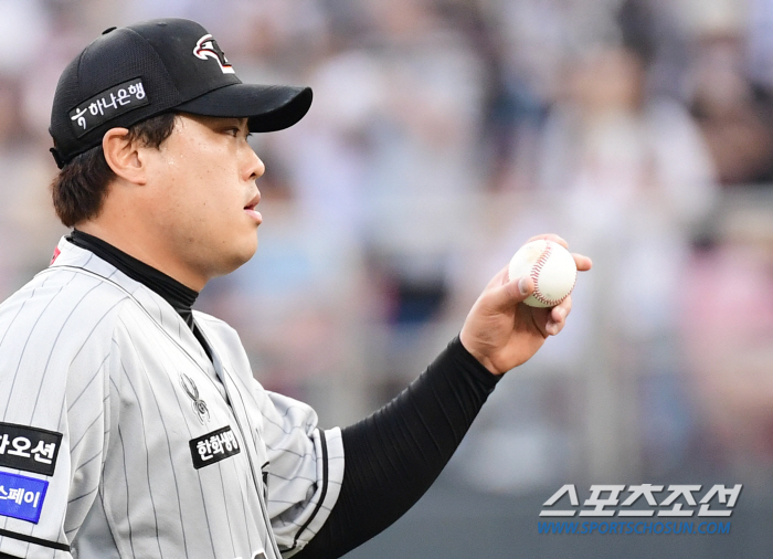 "옛날 류현진을 봤다." '투수 장인' 적장도 감탄했다. 149km 찍고…