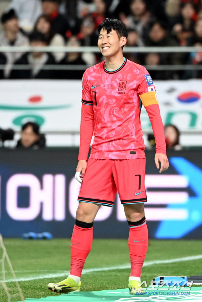 [종합]손흥민 父, 아들 이적설 언급…"연봉 없어도, 행복하게 은퇴하길"