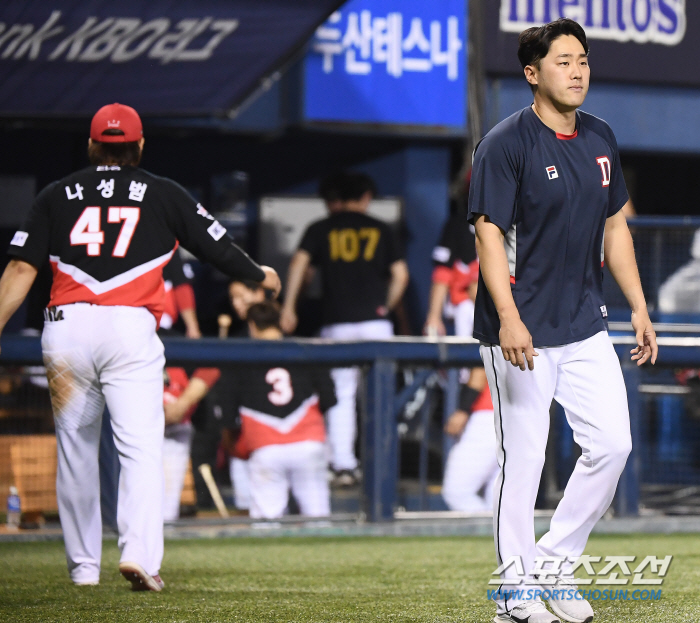 "라모스 잘못 미안합니다" 두산 수석코치-주장, 왜 KIA에 사과했나 […