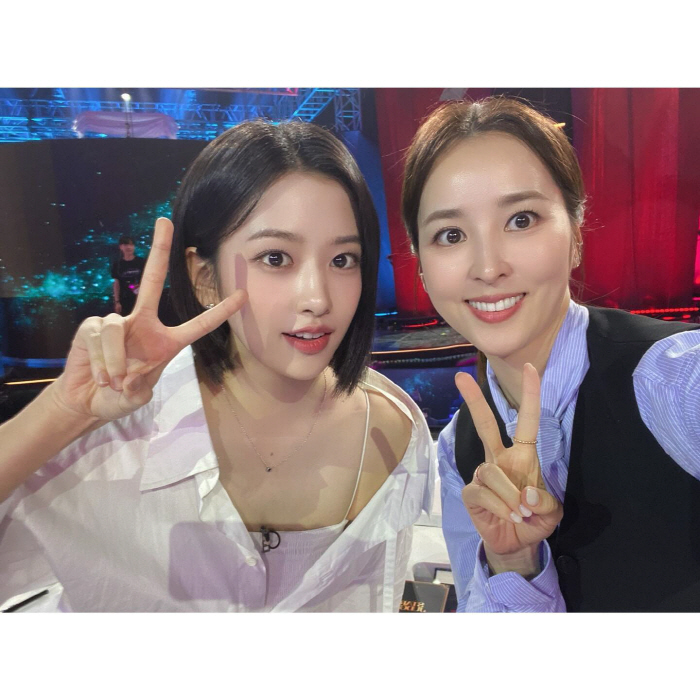 [SCin스타] 한혜진 '22살 차' 안유진과 투샷에도 밀리지 않는 최강…