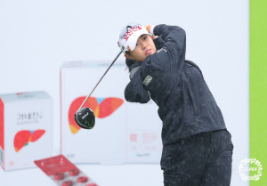 [KLPGA] 신유진, 자동 컷 오프 1년 만에 챔피언조…설해원 반전 스토리