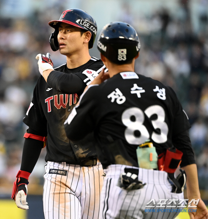 '1,2번 타자가 출루율 1,2위라니...' 13승2패 1위 등극 주역.…
