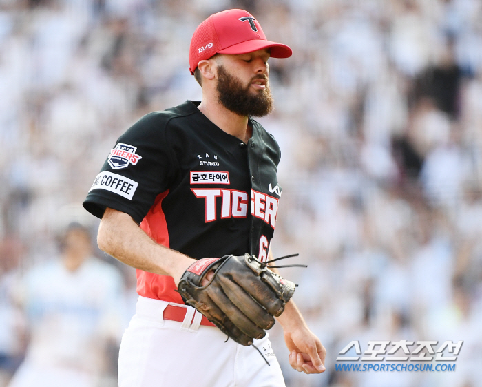 '3이닝 6실점' 지우지 못한 까마귀 그림자...그럼에도 KIA 대체 외…