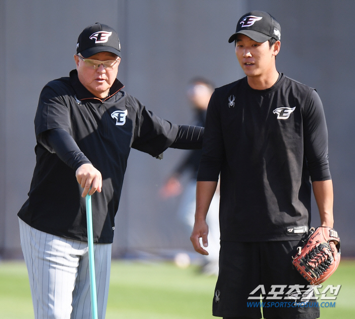 "응원가 있는 선수"는 이뤘다…독립리그→최강야구 파란만장 '묵이 베츠'의…