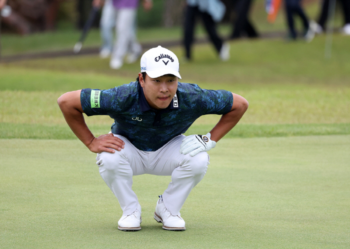 전가람, 전설과 어깨 나란히...KPGA 선수권대회 정상 우뚝!