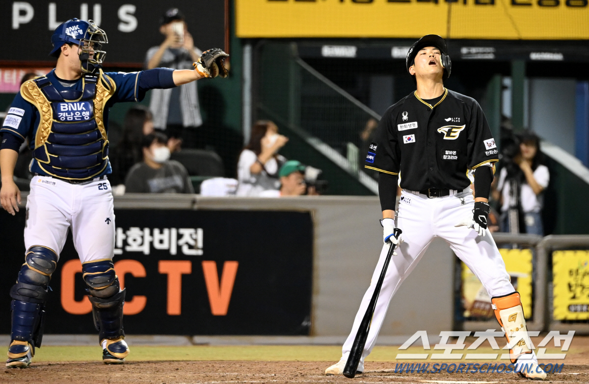 악몽의 12회 '변비 야구' 데자뷰, '명장' 김경문 감독에게도 시간이 …