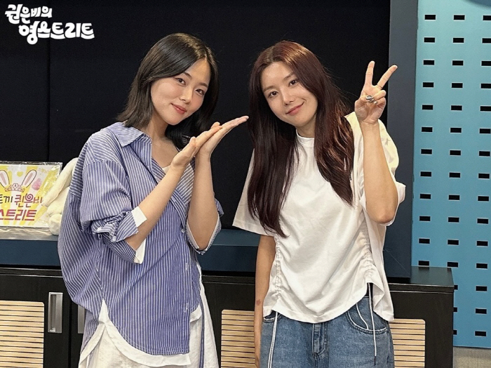 '아이즈원 출신' 권은비·김민주, HYNN(박혜원)한테 빠졌네…"하루종일…