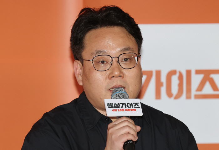 '핸섬가이즈' 남동협 감독 "이성민·이희준, 안 못생겼지만…현빈·강동원 …