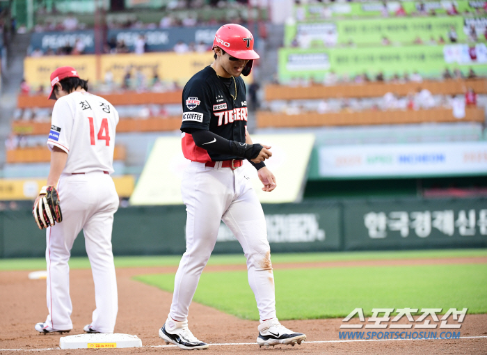 '웃어야 하나, 울어야 하나...' 빅이닝 마침표 3루타 치고 포효 세리…