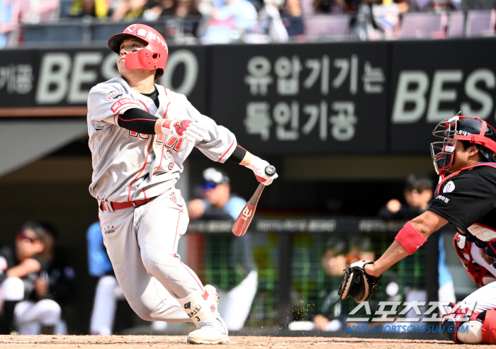 '감 좋았는데...' KIA 김선빈, SSG전서 멀티히트 직후 교체 "옆…