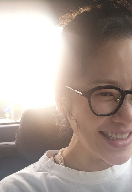 고현정, 민낯이 더 예쁜 여배우라니…세상 밖으로 나와 '찐웃음'