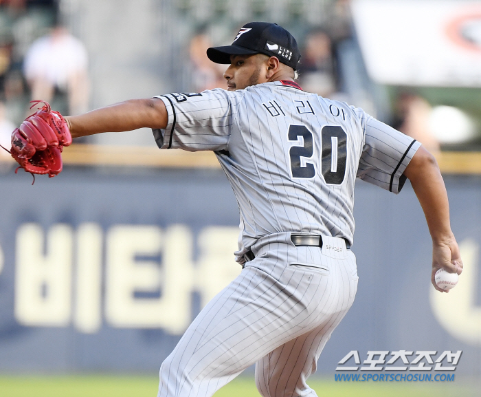 '친정 울렸다' 김경문 감독 역대 6번째 900승 고지…'바리아 첫 승'…