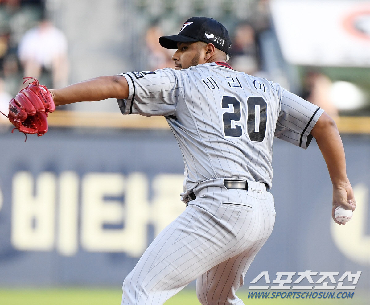 '친정 울렸다' 김경문 감독 역대 6번째 900승 고지…'바리아 첫 승'…