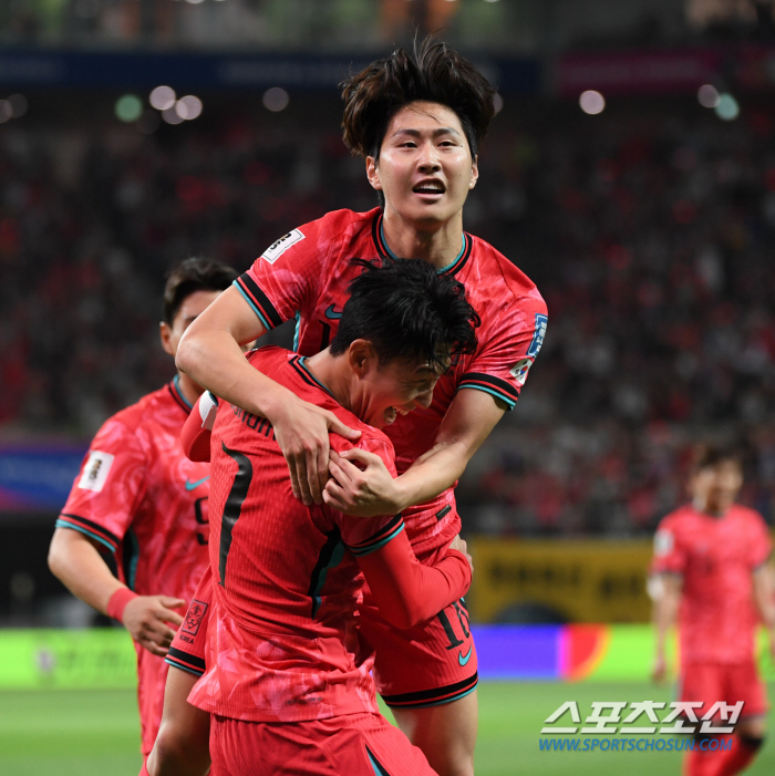 손흥민-이강인 또 번뜩이자 '만리장성'무너졌다…한국, 1-0 중국 격파+…
